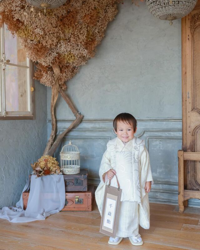 .

753photo🤍

少し恥ずかしがりながらも
ニコニコ笑顔を見せてくれて
最後まで頑張ってくれました🥰🤍

#photostudiohimawari 
#フォトスタジオヒマワリ
#滋賀県フォトスタジオ 
#フォトスタジオ 
#スタジオ撮影
#753撮影 
#753 
#七五三
#滋賀753 
#滋賀七五三
#バースデーフォト 
#関西フォトスタジオ 
#京都フォトスタジオ 
#滋賀バースデー
#滋賀フォト