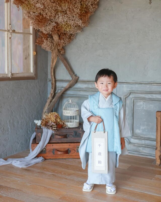 .

753photo🤍

最初はドキドキしながらも
慣れてきたらたくさんお話ししてくれて
ニコニコ笑顔で撮影させてくれました🥰🤍

#photostudiohimawari 
#フォトスタジオヒマワリ
#滋賀県フォトスタジオ 
#フォトスタジオ 
#スタジオ撮影
#753撮影 
#753 
#七五三
#滋賀753 
#滋賀七五三
#バースデーフォト 
#関西フォトスタジオ 
#京都フォトスタジオ 
#滋賀バースデー
#滋賀フォト