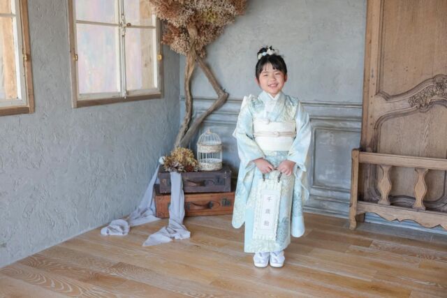 .

753photo🤍

ニコニコ笑顔が可愛くて
いろんなポーズに挑戦しながら
撮影させていただきました🥰🤍

#photostudiohimawari 
#フォトスタジオヒマワリ
#滋賀県フォトスタジオ 
#フォトスタジオ 
#スタジオ撮影
#753撮影 
#753 
#七五三
#滋賀753 
#滋賀七五三
#バースデーフォト 
#関西フォトスタジオ 
#京都フォトスタジオ 
#滋賀バースデー
#滋賀フォト