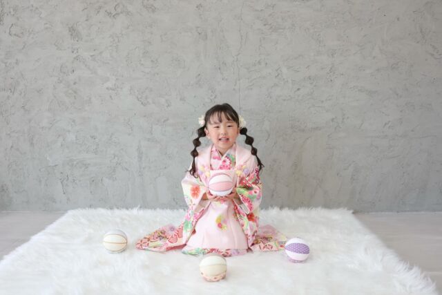 .

753photo🤍

たくさんクイズに答えてくれて
ニコニコ笑顔を見せてくれながら
撮影させていただきました☺️🤍

#photostudiohimawari 
#フォトスタジオヒマワリ
#滋賀県フォトスタジオ 
#フォトスタジオ 
#スタジオ撮影