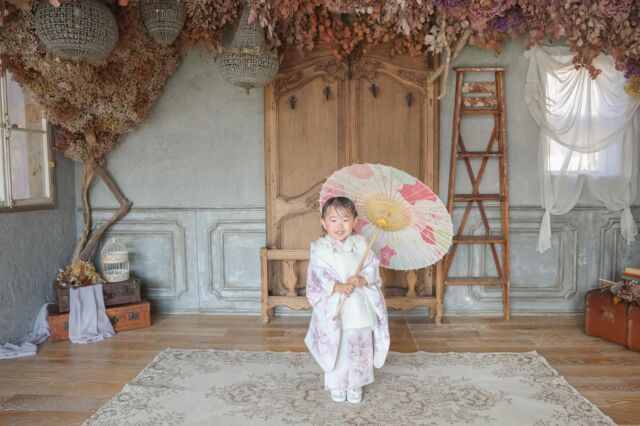 .

753photo🤍

たくさん可愛い笑顔を
見せてくれました📷🤍
妹ちゃんに優しく関わる姿に
癒されました☺️🫧

#photostudiohimawari 
#フォトスタジオヒマワリ
#滋賀県フォトスタジオ 
#フォトスタジオ 
#スタジオ撮影