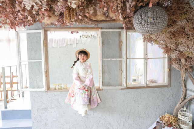 .

753photo🤍

最初はドキドキしていた様子でしたが
少しずつ慣れてきて
可愛い笑顔をたくさん見せてくれて
最後まで頑張ってくれました☺️🤍

#photostudiohimawari 
#フォトスタジオヒマワリ
#滋賀県フォトスタジオ 
#フォトスタジオ 
#スタジオ撮影