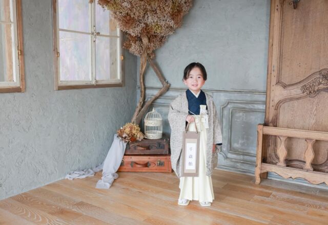 .

753 photo🤍

スタッフと一緒に
クイズを楽しみながら
最後までニコニコ笑顔を
見せてくれました☺️🤍

#photostudiohimawari 
#フォトスタジオヒマワリ
#滋賀県フォトスタジオ 
#フォトスタジオ 
#スタジオ撮影