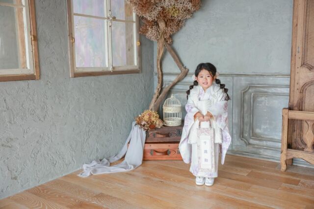 .

753photo🤍

初めての場所でドキドキする気持ちを
我慢しながら
最後まで頑張ってくれました☺️🤍

#photostudiohimawari 
#フォトスタジオヒマワリ
#滋賀県フォトスタジオ 
#フォトスタジオ 
#スタジオ撮影