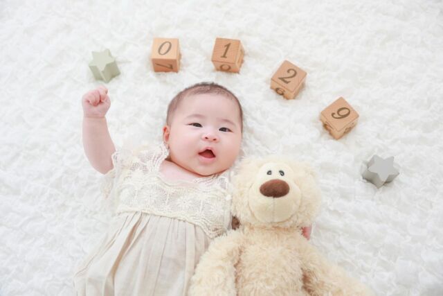 .

お宮photo🤍

お持ち込みの産着で撮影させていただきました👘
カメラ目線がとても上手で
手をたくさん動かして
いろんなポーズで写真を撮らせていただきました🥰
眠気とたたかったり、いろんなものに興味持ったりと
いろんな表情を見せてくれて癒されました🥰🤍

#photostudiohimawari 
#フォトスタジオヒマワリ
#滋賀県フォトスタジオ 
#フォトスタジオ 
#スタジオ撮影