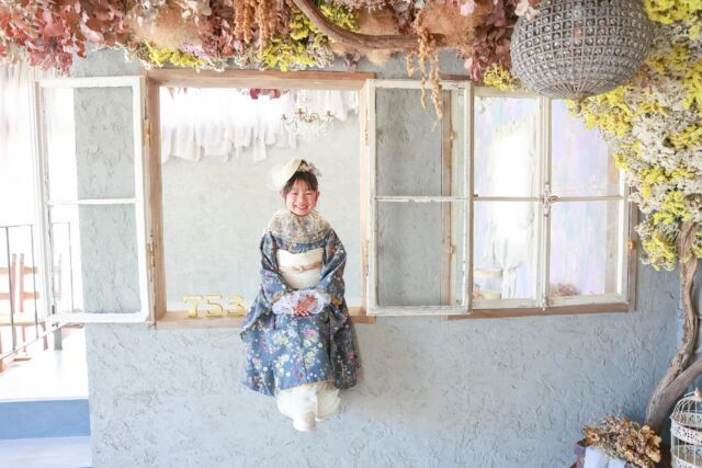 .

753photo♡

澄ました表情とニコニコ笑顔などの
表情の切り替えがとても上手で
最後まで頑張って撮影してくれました🥰🤍🤍

#photostudiohimawari 
#フォトスタジオヒマワリ
#滋賀県フォトスタジオ 
#フォトスタジオ 
#スタジオ撮影