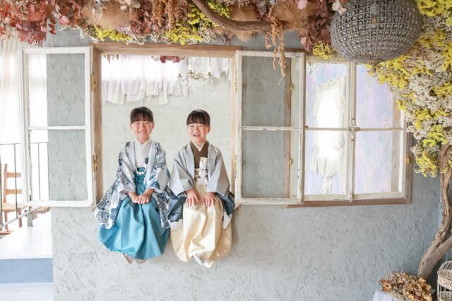 .

753photo♡

仲良し双子兄弟の
撮影をさせていてだきました📷
お互いの顔を見て変顔をしたり
ケラケラ笑ったりと
楽しく撮影させてくれました🥰

#photostudiohimawari 
#フォトスタジオヒマワリ
#滋賀県フォトスタジオ 
#フォトスタジオ 
#スタジオ撮影
