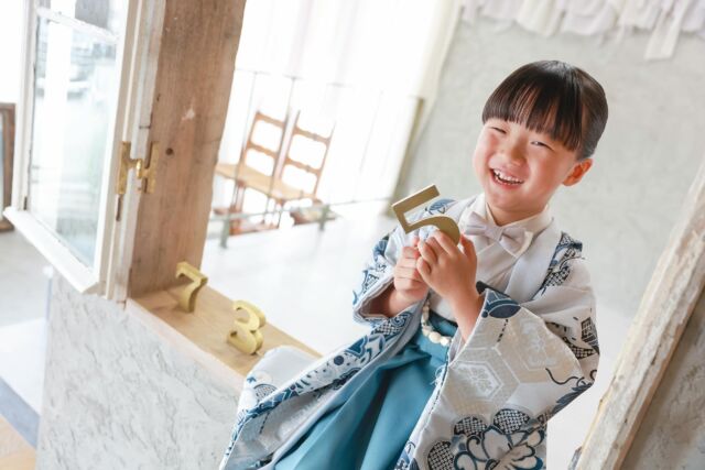 .

753photo♡

お人形にそれぞれ名前をつけてくれて
ケラケラ笑いながら
楽しみながら最後まで頑張ってくれました☺️🌟

#photostudiohimawari 
#フォトスタジオヒマワリ
#滋賀県フォトスタジオ 
#フォトスタジオ 
#スタジオ撮影