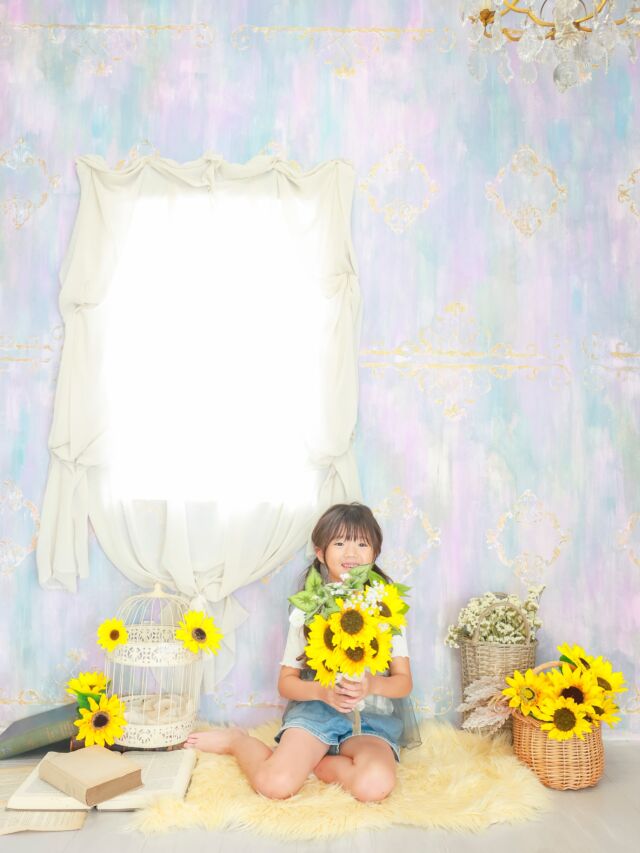 .

7/29でphoto studio himawariは 2周年を迎えます🌻
2周年を記念して　
【　himawari　2周年パシャフォト　】　を開催致します！
今回もhimawariのスタジオで
大人気の4箇所の撮影ブースから
1箇所好きな場所を選んでいただき、
撮影させていただきます📷
選んでいただけるブースの写真は
インスタの投稿の3枚目以降をご確認ください✅
そして撮影してくださったお子様には
特別にプレゼントもお渡しさせていただきます🎁

◎日時：7/28(火)、7/30(木)

◎時間：9:30~16:30
　　※自然光を使っての撮影のため、
夕方の枠は少しお写真の仕上がりが暗くなる場合がございます。

◎全てネットでのご予約となります。
　　※インスタグラムのフォロー、
　　　撮影後タグ付けしてストーリーの投稿必須です‼️

◎所要時間　20分程
　※予約時間の関係上、泣いてしまったり、
 ぐずってしまった場合でも
　　撮影を続行させていただきますのでご了承ください。
　※再撮影はできません。

◎1cut ¥1,000(税込)
　　　　ご兄弟最大2人までの撮影になっております‼️
　　　　　(ご兄弟2人で撮影の場合は
  それぞれのソロはございません)
　※ご兄弟全員の目線や笑顔の写真が
  撮影できなくても再撮影はできません。
　※お友達や親戚での撮影は不可能です。
　　撮れ高によって購入枚数を
  増やしていただくことも可能です🎀

◎予約方法
　　1.ホームページのwebからご予約お願いします。

　　2.webでご予約後、
 himawari公式LINEを追加していただき
　　以下の内容をトークルームまで送ってください🌻
　　（公式LINEは投稿の2枚目のQRコード、
 インスタのプロフィールリンク、
　　　またはホームページの「LINE予約」から
  登録お願いします🌱）

 【パシャフォト】とご記入の上、
 以下を漏れなく送信ください！
　　①保護者の方の名前　
　　②ご予約してくださった撮影日時
　　③撮影されるお子様のお名前(ひらがな)、性別、年齢月齢
　　　
　　3.当店の既読が付いたらご予約完了です！
　　（⚠️webで先に予約してから
  LINEの送信をお願いします！⚠️）

◎対象：バンボ等を使って1人座りができる〜小学6年生まで
　　　

◎服装：着てきていただいた服での撮影となります
　　　　(衣装の貸し出し、お着替えできる場所はございません)

◎注意事項

　・ご予約のお時間よりも早く来られた場合でも
　　店内に入っていただくことはできませんので
　　ご注意ください。

　・ご予約の時間より5分以上遅れてしまった場合は
　　キャンセルとさせていただきます。

　・ヘアセット、メイクは行っておりません。

　・お子様がぐずってしまった場合でも撮影を
　　進めさせていただきます。
　　(保護者の方と一緒に撮影していただく場合もございます)

　・お渡しの写真はカメラマンセレクトになります。
　　お写真の変更などは一切受け付けません。

　・お着替えできる場所がないため、着てきたお洋服での
　　撮影となります。

　・セレモニーやイベントに関する小物や服装はご遠慮ください。
　　(七五三、バースデー、入学卒業、100日祝いなど)
　　セレモニーやイベントの服装でご来店された場合
　　撮影をお断りさせていただきますので、ご了承ください。

　
ご不明点はhimawari公式LINEからお問い合わせください🌻
himawariの2周年の記念の日に、
皆様にお会いできるのを楽しみにしています🥰

#photostudiohimawari 
#フォトスタジオヒマワリ
#滋賀県フォトスタジオ 
#イベント撮影
#パシャフォト