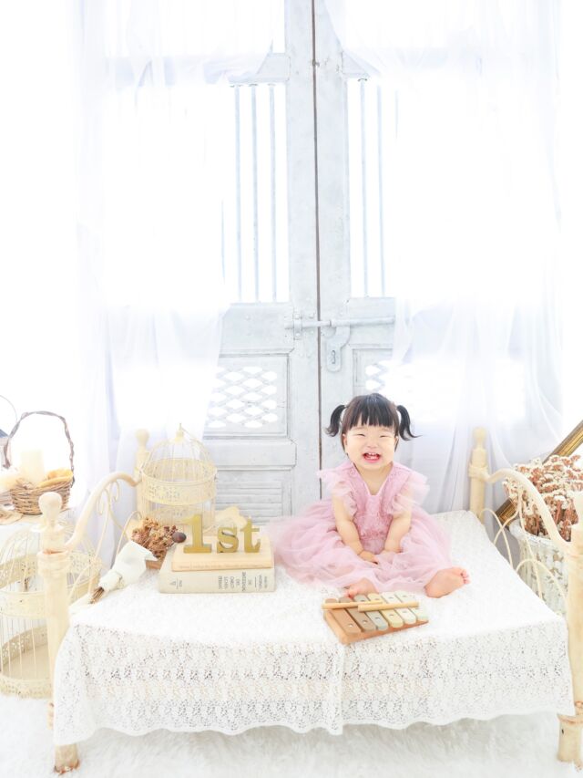 .

plan ▶︎ 1st birthday🤍
studio ▶︎ ブランカ

6ヶ月前にハーフバースデーでご来店してくれださって
今回は1歳バースデーの撮影に来てくださいました🎂
好きなおもちゃでニコニコと笑ったり
たくさんおしゃべりしてくれて
成長を感じながら撮影させてもらいました🥰
また大きくなったときに
お会いできるの楽しみにしています🎀

#photostudiohimawari 
#フォトスタジオヒマワリ
#滋賀県フォトスタジオ 
#フォトスタジオ 
#バーズデーフォト
